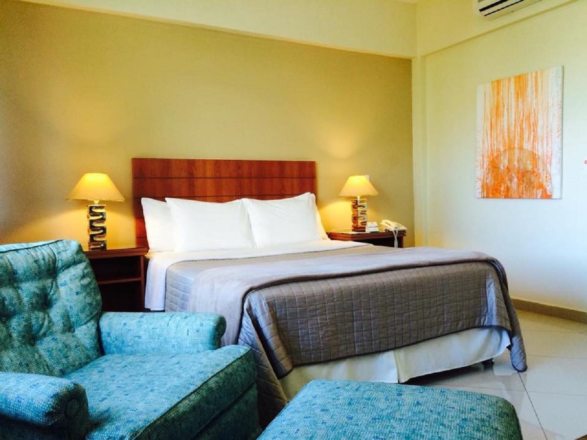 Convair Hotel Сиудад дел Есте Екстериор снимка