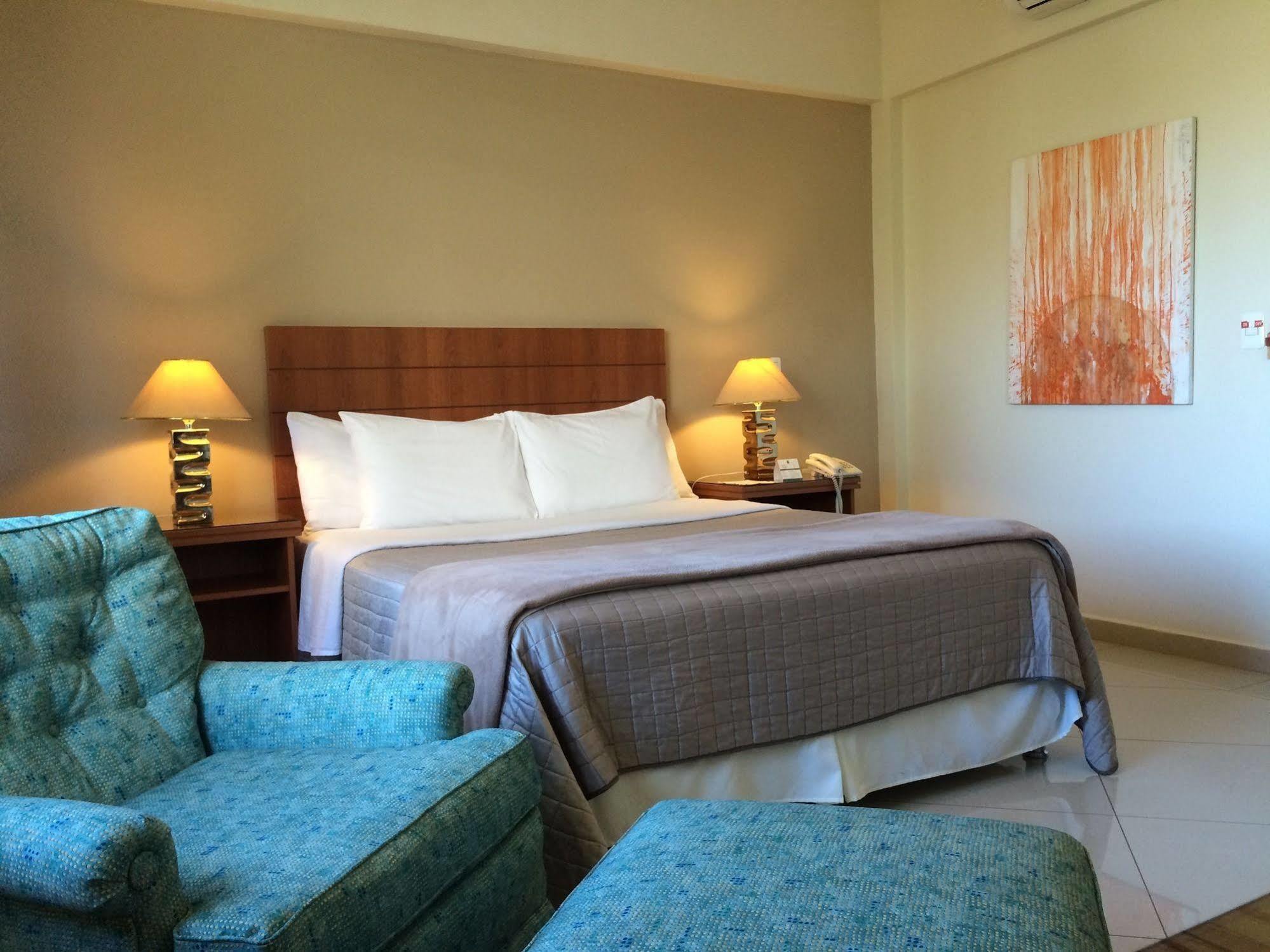 Convair Hotel Сиудад дел Есте Екстериор снимка